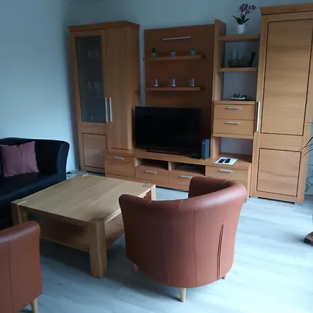 Voll Ausgestattete 3-zimmerwohnung Mit Tg Stellplatz Apartment *